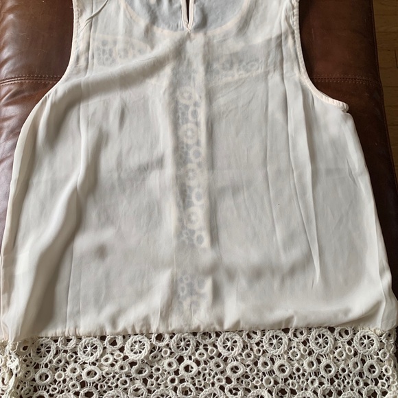 Sweet cream top. NWT. Open weave detail. - Picture 4 of 5